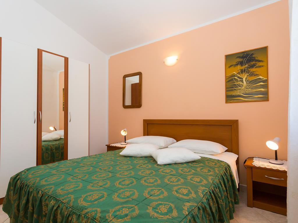 Apartments Graziella Пореч Экстерьер фото